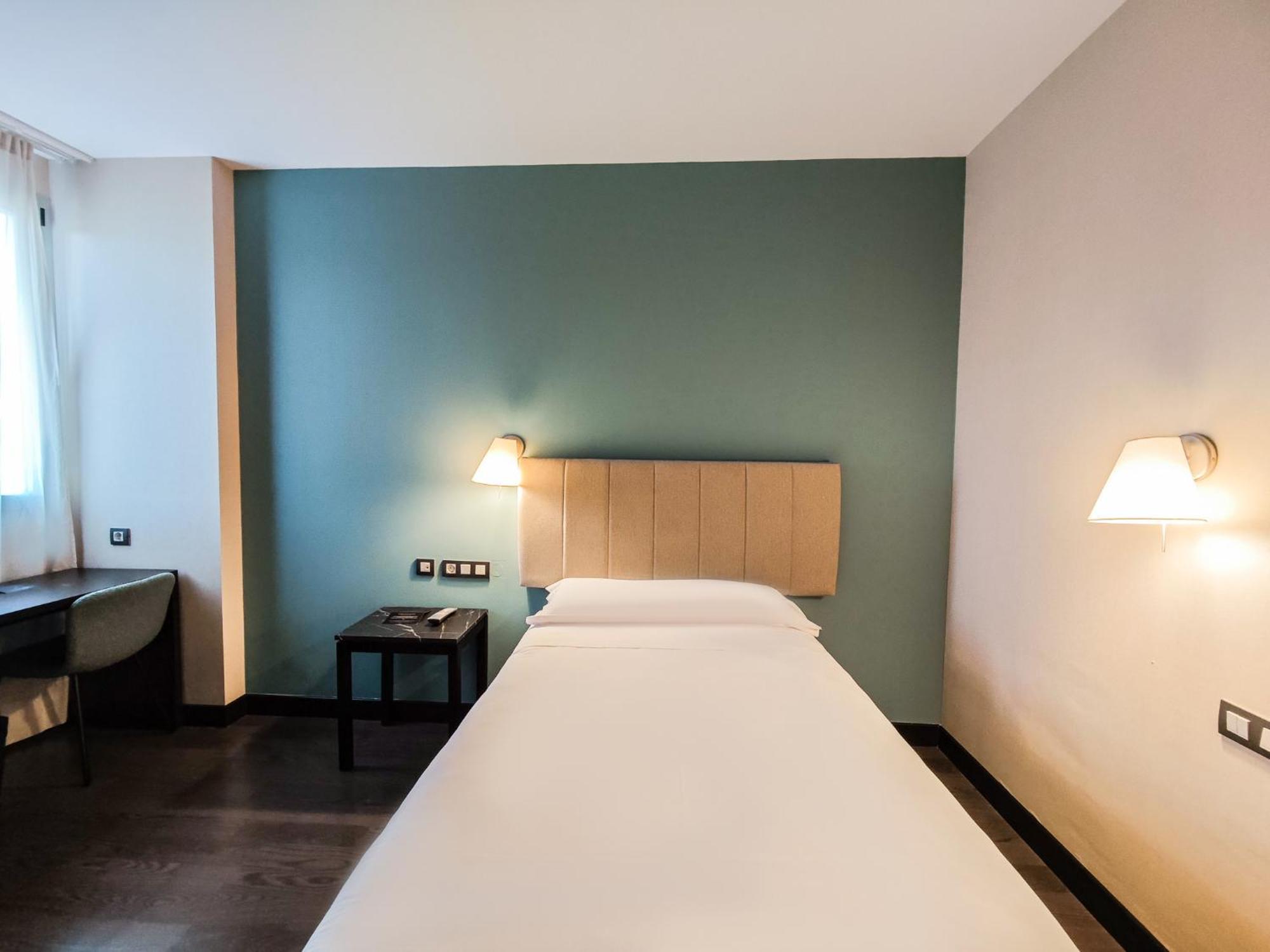 Azz Pamplona Norte Hotel Berriozar Exteriér fotografie