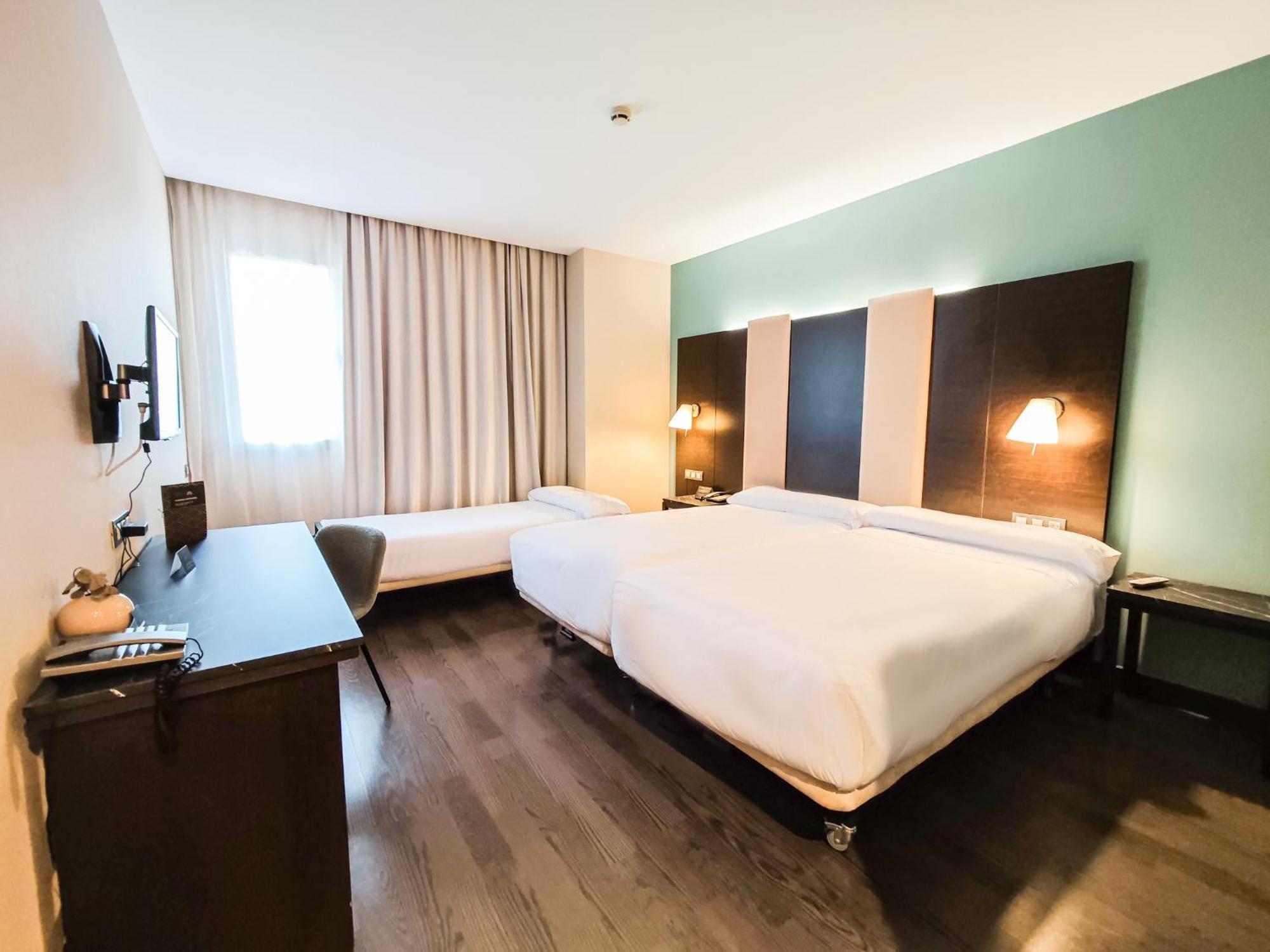 Azz Pamplona Norte Hotel Berriozar Exteriér fotografie